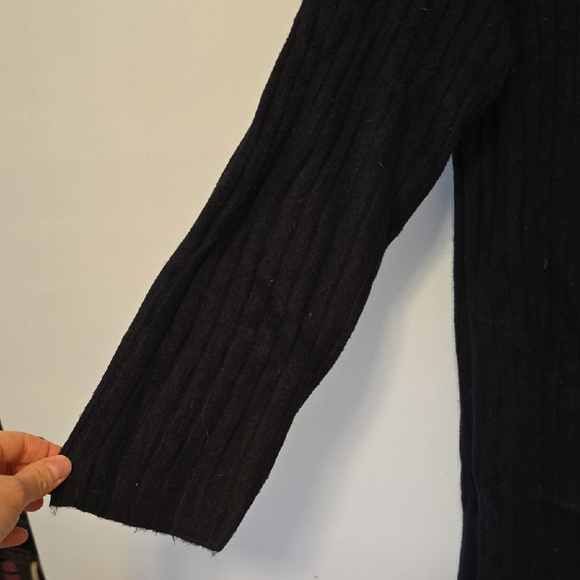 Abercrombie & Fitch Classic Black Cowl Neck Sweater - Picture 3 of 5